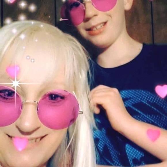 Meet the Posher Other - Meet your Posher, Shellie